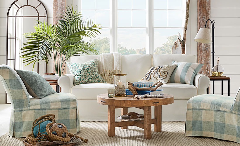 New Looks to Love: Coastal New Looks to Love: Coastal