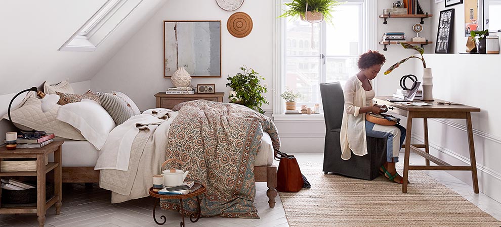 Astoria Bed + Selena Bedding Astoria Bed + Selena Bedding