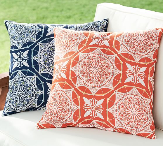 Betsy Medallion Indoor/Outdoor Pillow Pottery Barn