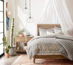 https://www.potterybarn.com/pbimgs/rk/images/dp/wcm/201811/0015/img28j.jpg
