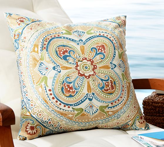 Verano Medallion Indoor/Outdoor Pillow Pottery Barn