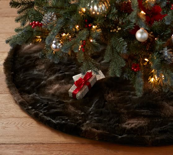 rh faux fur tree skirt