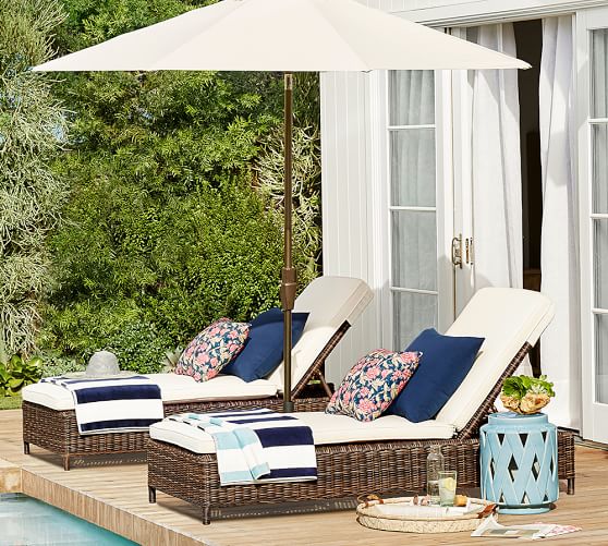 Round Outdoor Umbrella Outdoor Umbrellas Pottery Barn