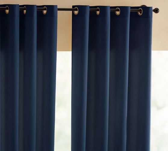 Indoor/Outdoor Grommet Curtain Gray Drizzle Pottery Barn